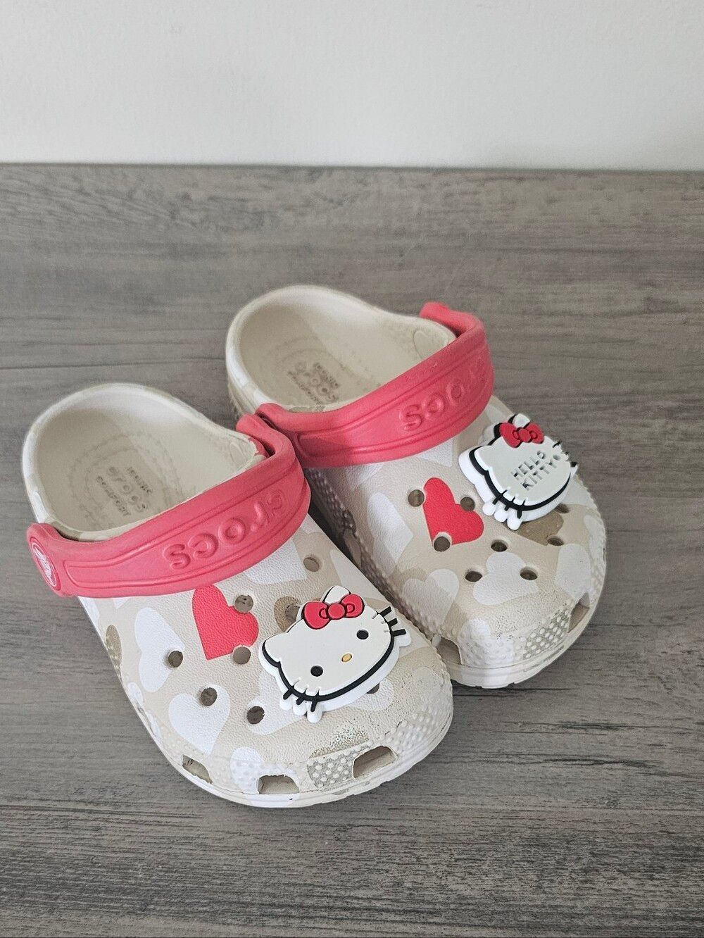 Crocs Hello Kitty Heart Print Kids Clog Red Cream Baby Infant C 7